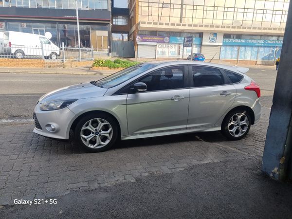 2014-Ford-Focus-16-Ti-VCT-Trend-5-dr image:14