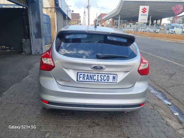 2014-Ford-Focus-16-Ti-VCT-Trend-5-dr image:15