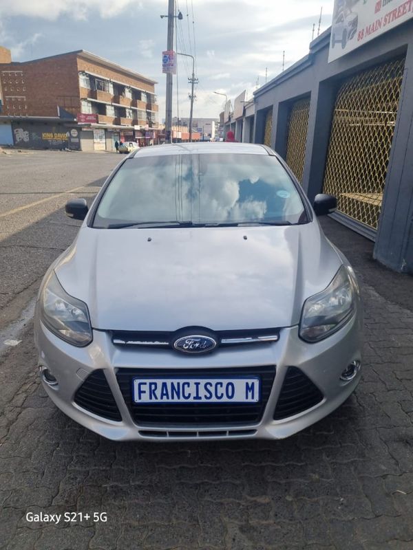2014-Ford-Focus-16-Ti-VCT-Trend-5-dr image:5