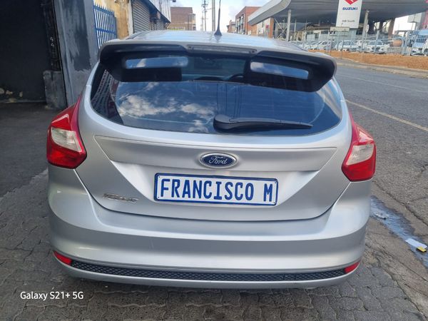 2014-Ford-Focus-16-Ti-VCT-Trend-5-dr image:6