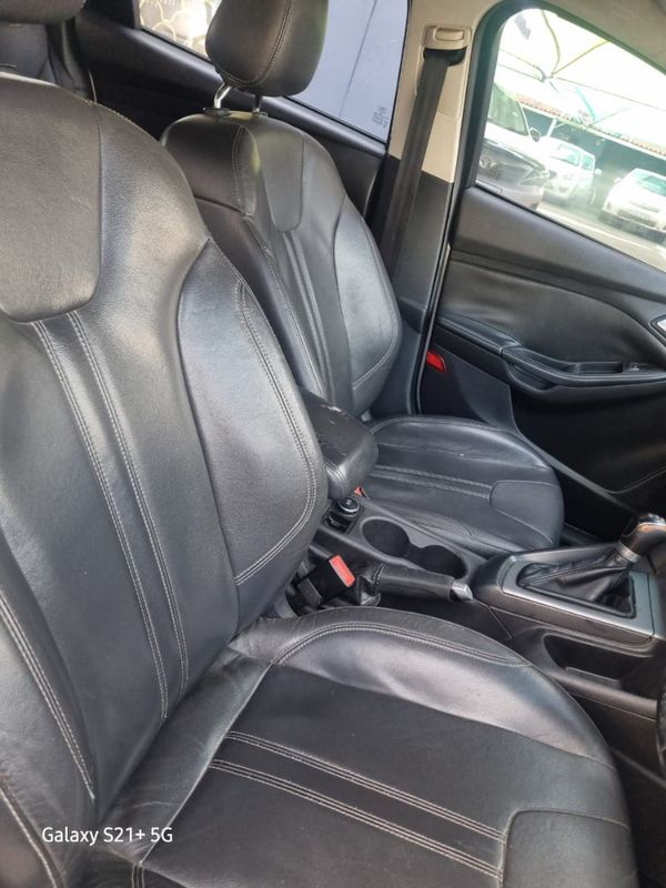 2014-Ford-Focus-16-Ti-VCT-Trend-5-dr image:8