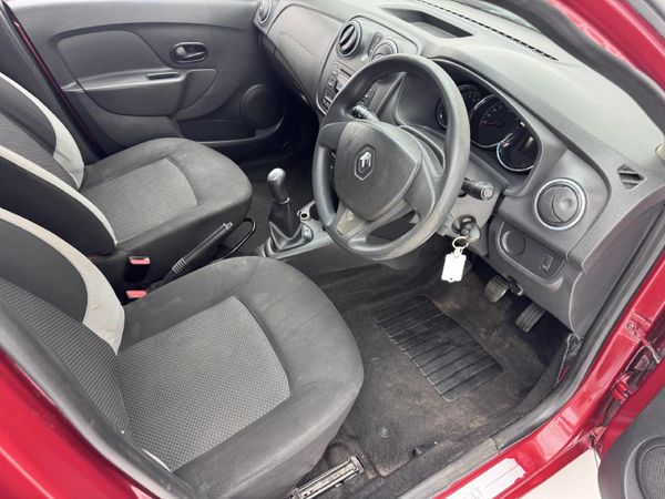 2015-Renault-Sandero-900T-Dynamique image:14