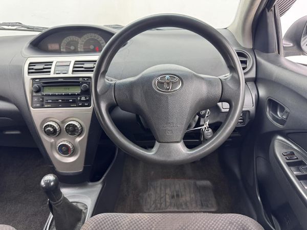2008-Toyota-Yaris-T3 image:8