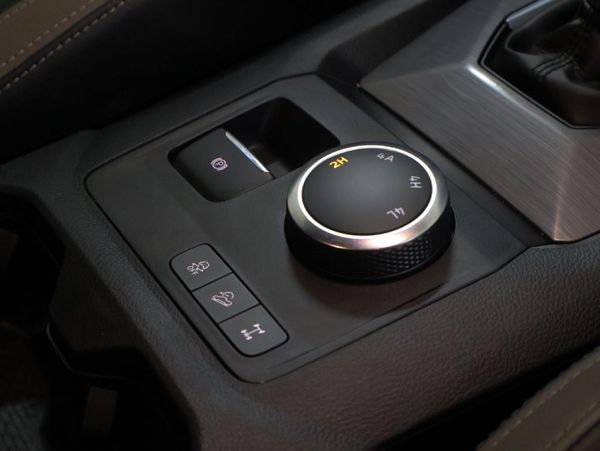 2025-Volkswagen-Amarok-30-TDI-V6-184kW-4Motion-Aventura-Auto-Double-Cab image:19