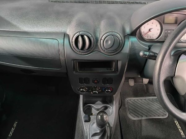 2024-Nissan-NP200-16 image:15