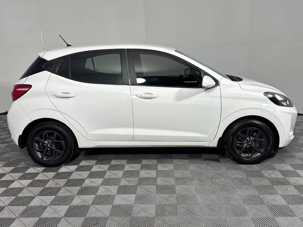 2022-Hyundai-Grand-i10-10-Fluid image:16