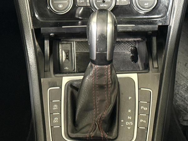 2020-Volkswagen-Golf-VII-GTI-20-TSI-Auto image:10