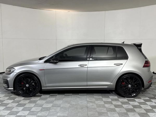 2020-Volkswagen-Golf-VII-GTI-20-TSI-Auto image:17