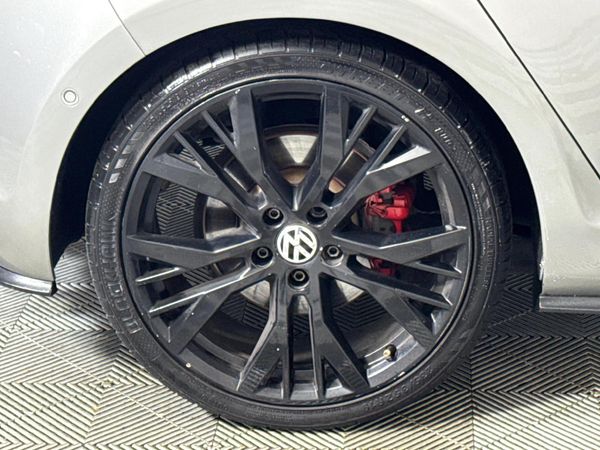 2020-Volkswagen-Golf-VII-GTI-20-TSI-Auto image:6