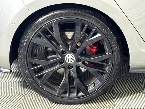 2020-Volkswagen-Golf-VII-GTI-20-TSI-Auto image:7