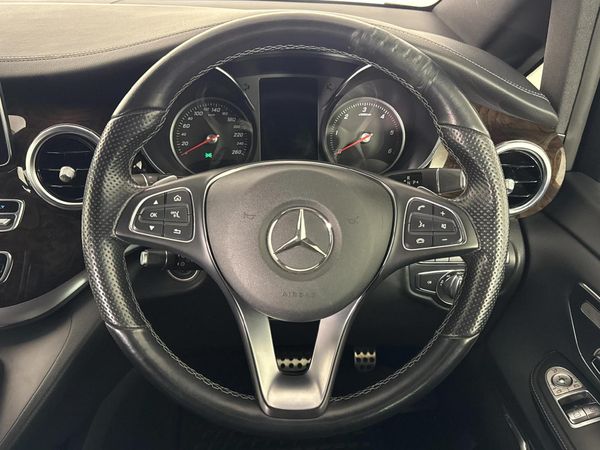 2019-Mercedes-Benz-V-Class-V-250-Bluetec-Avantgarde-Auto image:10
