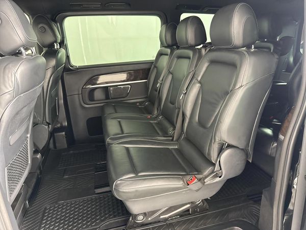 2019-Mercedes-Benz-V-Class-V-250-Bluetec-Avantgarde-Auto image:3