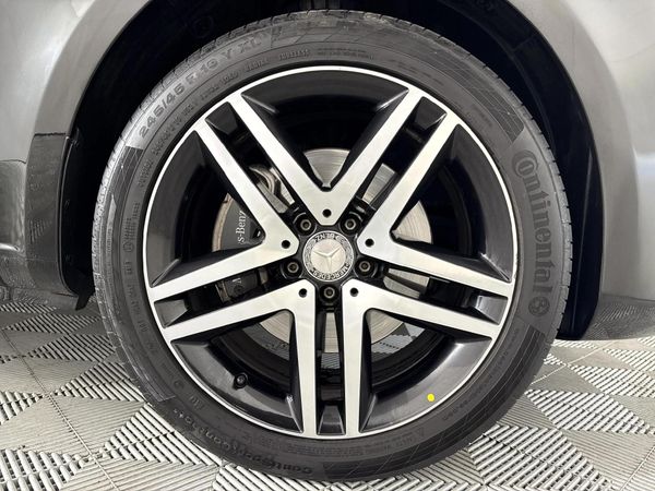 2019-Mercedes-Benz-V-Class-V-250-Bluetec-Avantgarde-Auto image:5