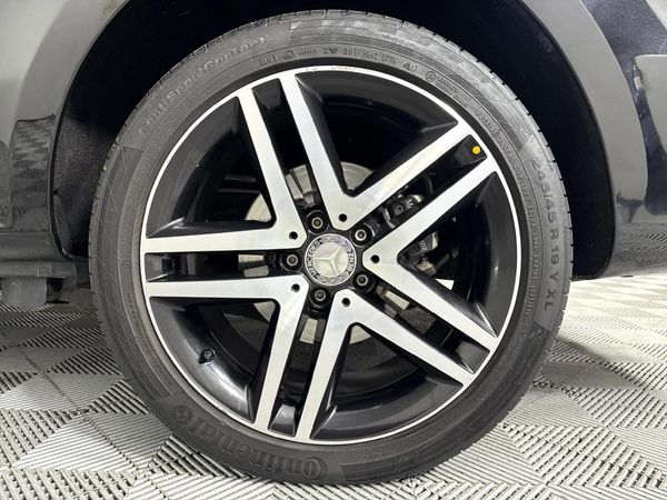 2019-Mercedes-Benz-V-Class-V-250-Bluetec-Avantgarde-Auto image:6