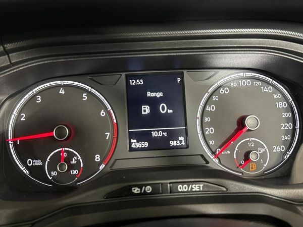 2024-Volkswagen-Polo-16-Classic-Auto image:2