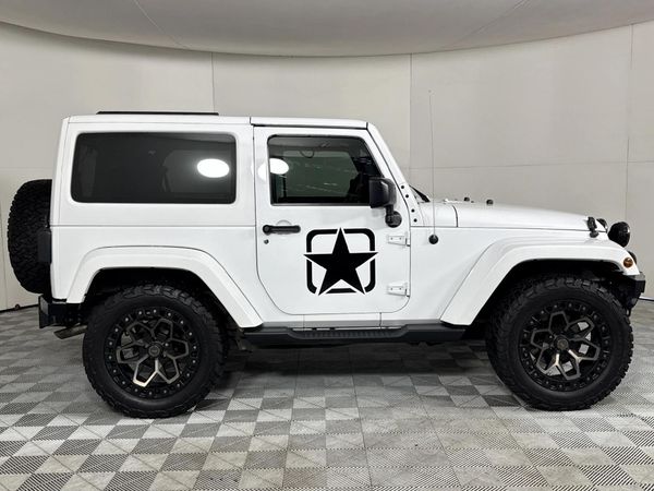2017-Jeep-Wrangler-36-V6-Rubicon-2-dr-Auto image:16
