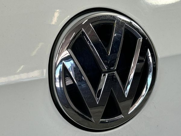 2014-Volkswagen-Golf-VII-14-TSI-Comfortline-Auto image:11