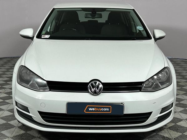 2014-Volkswagen-Golf-VII-14-TSI-Comfortline-Auto image:15