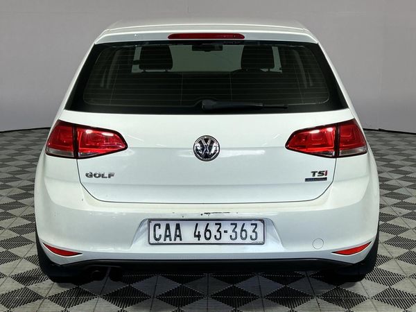 2014-Volkswagen-Golf-VII-14-TSI-Comfortline-Auto image:18
