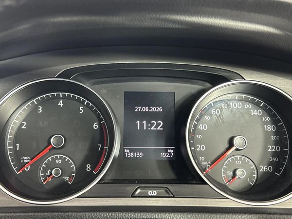 2014-Volkswagen-Golf-VII-14-TSI-Comfortline-Auto image:2
