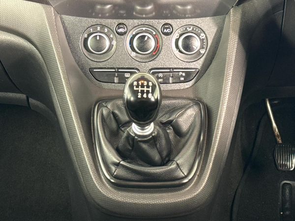 2017-Ford-Tourneo-Connect-10-Trend-SWB image:8