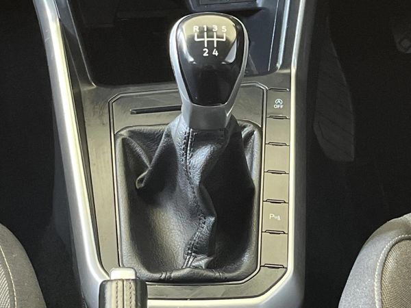 2022-Volkswagen-Polo-10-TSI-Life image:10