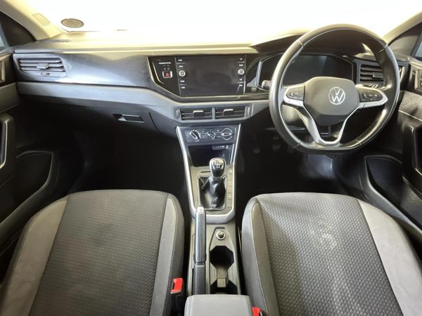 2022-Volkswagen-Polo-10-TSI-Life image:1