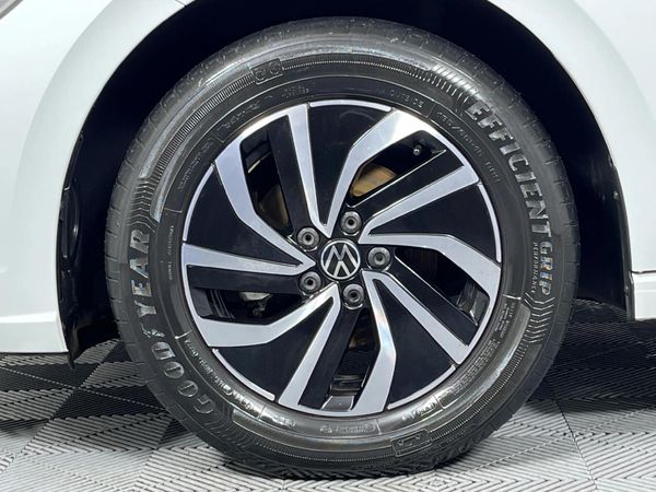 2022-Volkswagen-Polo-10-TSI-Life image:4