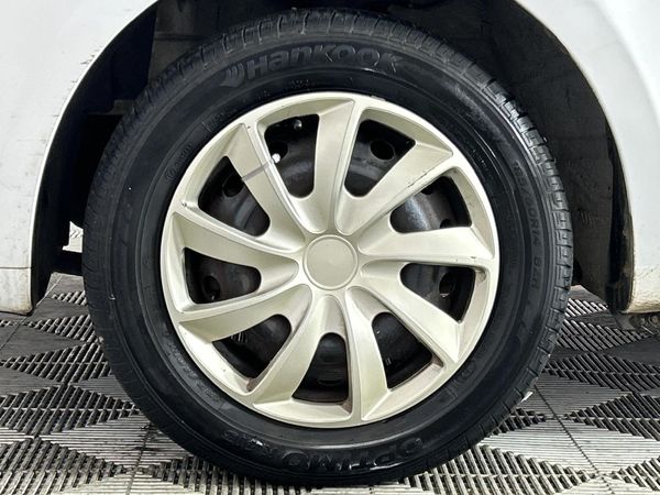 2011-Chevrolet-Aveo-16-L-Hatch image:4