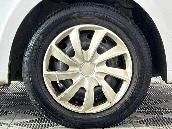 2011-Chevrolet-Aveo-16-L-Hatch image:5