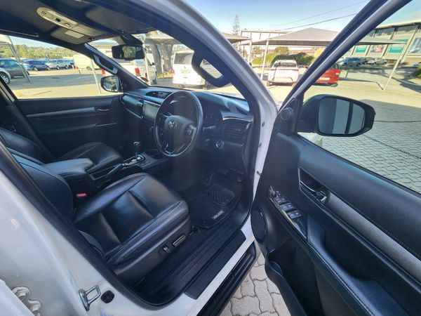 2022-Toyota-Hilux-28-GD-6-Raised-Body-Legend-Auto-Double-Cab image:4