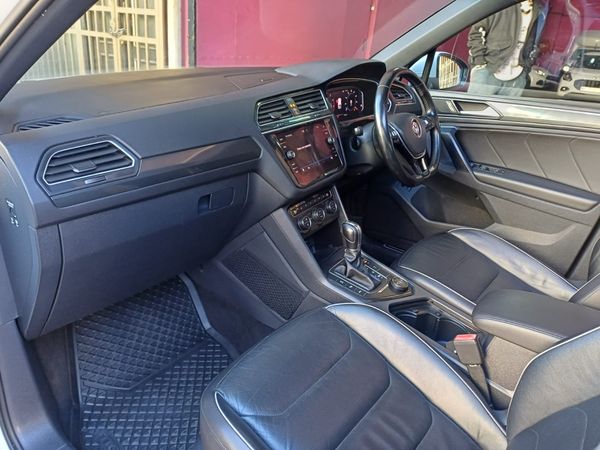 2019-Volkswagen-Tiguan-20-TSI-Highline-4Motion-Auto image:16