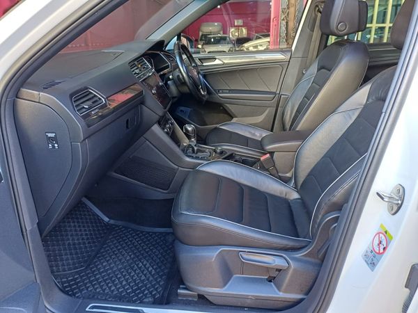 2019-Volkswagen-Tiguan-20-TSI-Highline-4Motion-Auto image:18