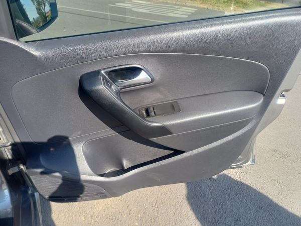 2023-Volkswagen-Polo-Vivo-16-AUTO image:11