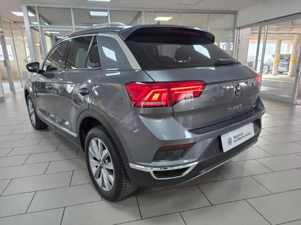 2021-Volkswagen-T-Roc-20-TSI-Design-4Mot-Auto image:5