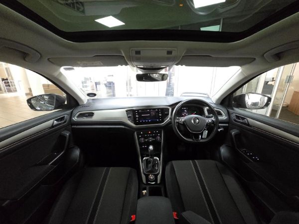 2021-Volkswagen-T-Roc-20-TSI-Design-4Mot-Auto image:8