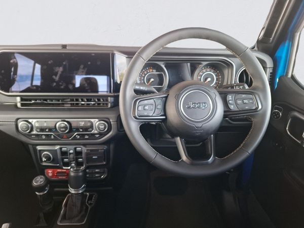 2024-Jeep-Gladiator-Rubicon-36-4x4-Auto-Double-Cab image:12