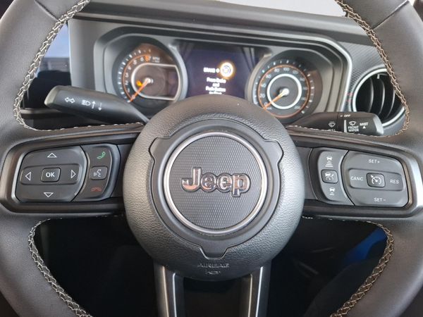 2024-Jeep-Gladiator-Rubicon-36-4x4-Auto-Double-Cab image:13
