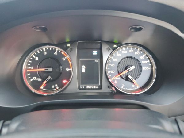 2026-Toyota-Hilux-28GD-6-GR-Sport-Double-Cab-4x4 image:9