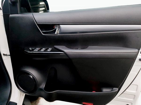 2026-Toyota-Hilux-28GD-6-GR-Sport-Double-Cab-4x4 image:24