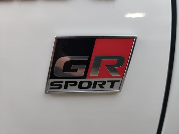 2026-Toyota-Hilux-28GD-6-GR-Sport-Double-Cab-4x4 image:25