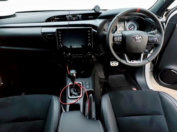2026-Toyota-Hilux-28GD-6-GR-Sport-Double-Cab-4x4 image:5