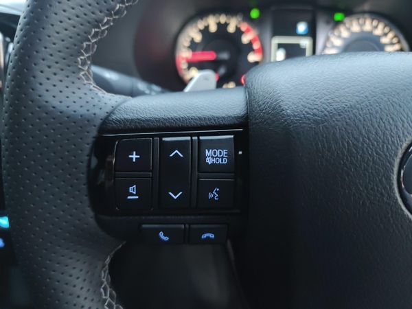 2026-Toyota-Hilux-28GD-6-GR-Sport-Double-Cab-4x4 image:7