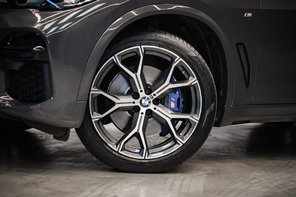 2023-BMW-X5-xDrive30d-M-Sport image:4