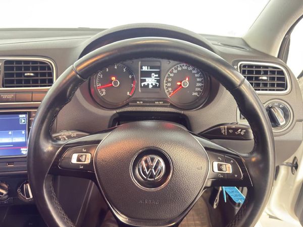 2017-Volkswagen-Polo-GP-16-Comfortline image:15