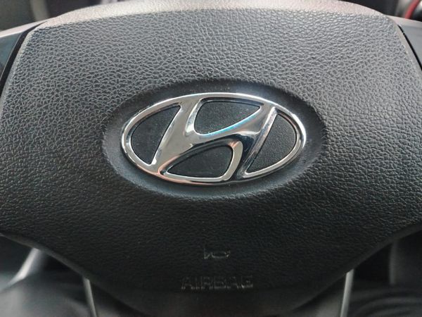 2023-Hyundai-Grand-i10-10-Motion image:12