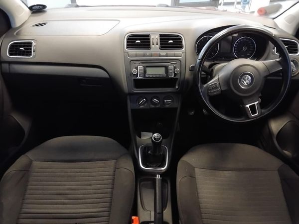 2010-Volkswagen-Polo-14-Comfortline image:7