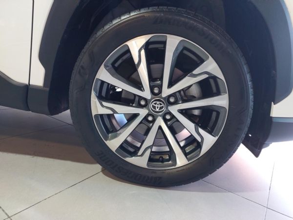 2025-Toyota-Corolla-18-XR-Hybrid-Auto image:13