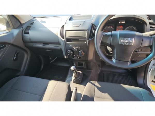 2026-Isuzu-D-Max-250C-Fleetside-Single-Cab image:9