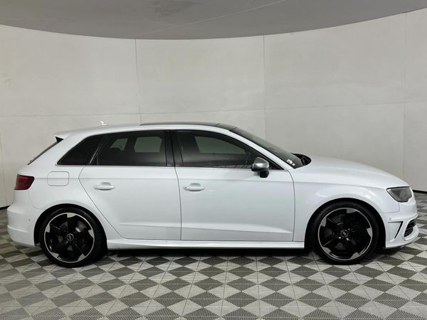 2014-Audi-S3-Sportback-quattro-Auto image:15
